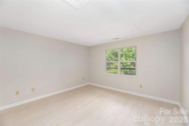 409 Carlyle Way, Asheville, NC 28803