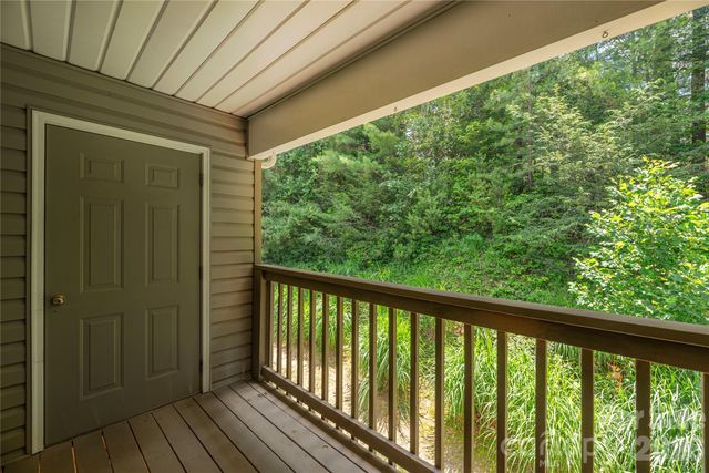 409 Carlyle Way, Asheville, NC 28803