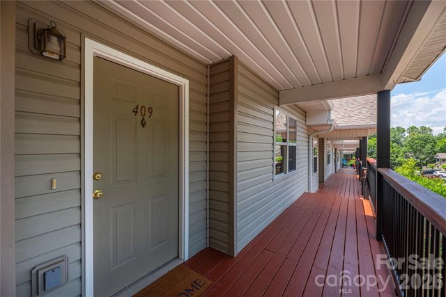 409 Carlyle Way, Asheville, NC 28803