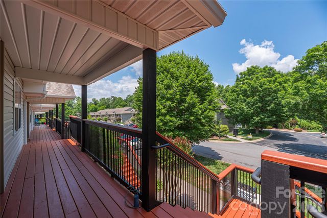 409 Carlyle Way, Asheville, NC 28803
