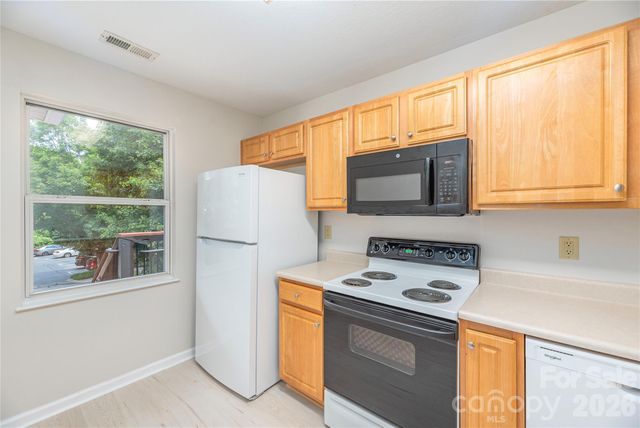 409 Carlyle Way, Asheville, NC 28803