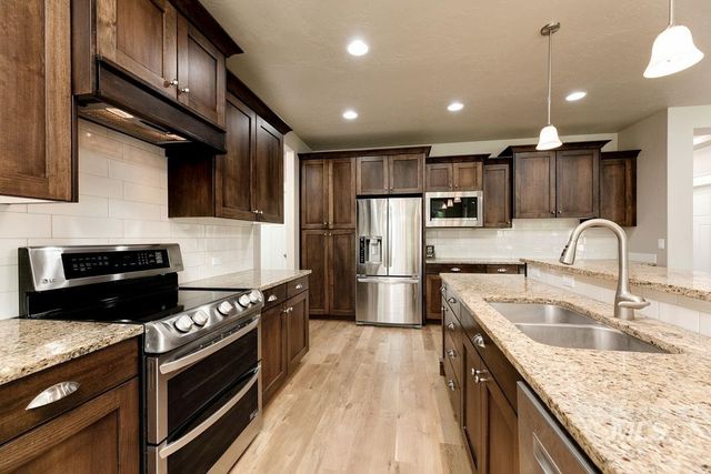 5855 N Channing Way, Meridian, ID 83646