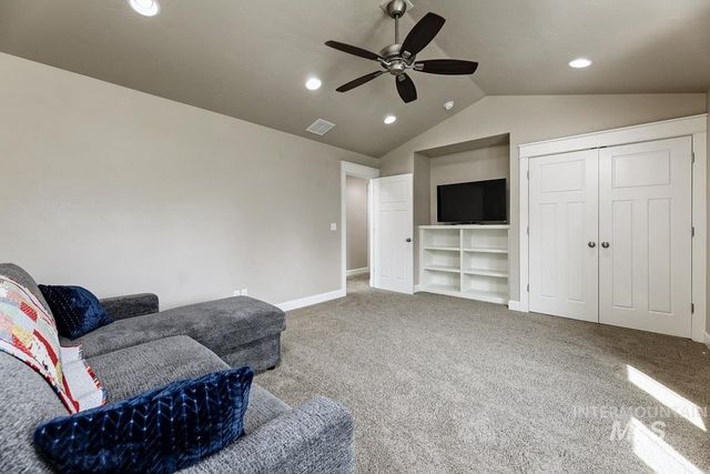 5855 N Channing Way, Meridian, ID 83646