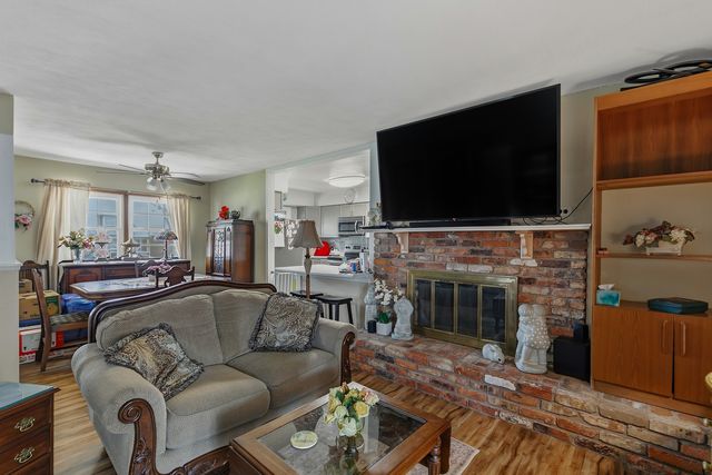 2417 Hickory Grove Road, Davenport, IA 52804