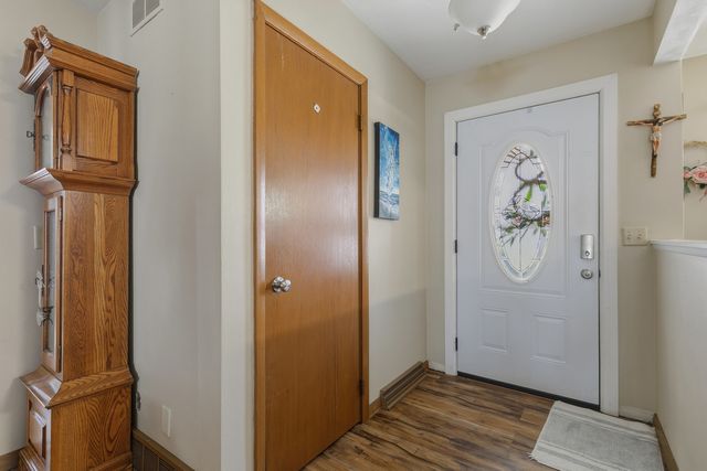 2417 Hickory Grove Road, Davenport, IA 52804