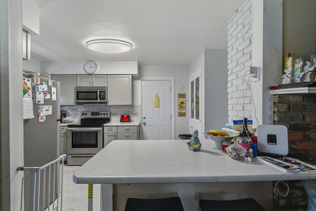 2417 Hickory Grove Road, Davenport, IA 52804