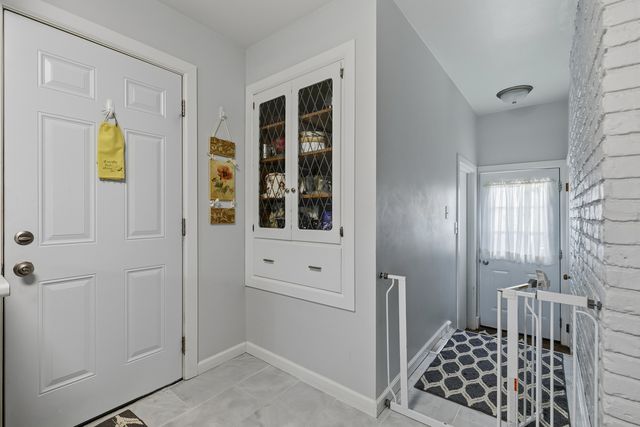 2417 Hickory Grove Road, Davenport, IA 52804