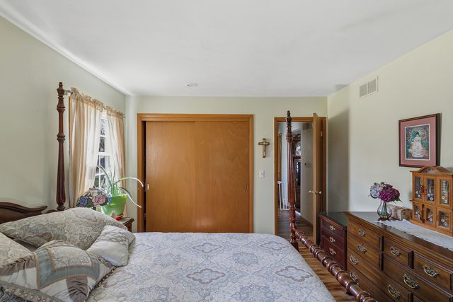2417 Hickory Grove Road, Davenport, IA 52804