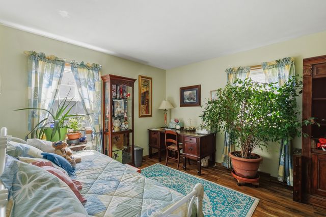 2417 Hickory Grove Road, Davenport, IA 52804