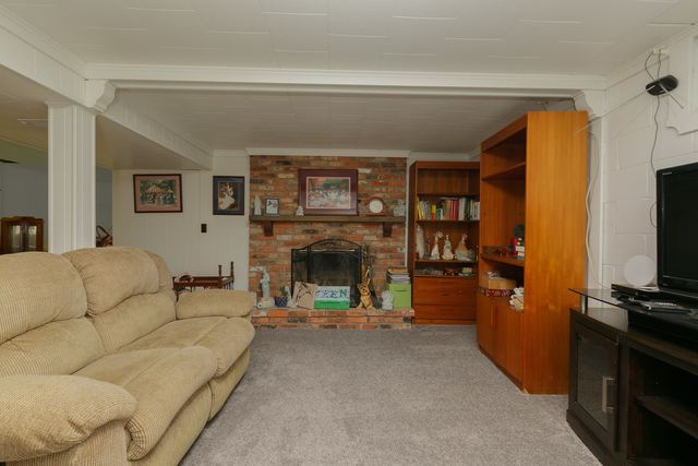 2417 Hickory Grove Road, Davenport, IA 52804