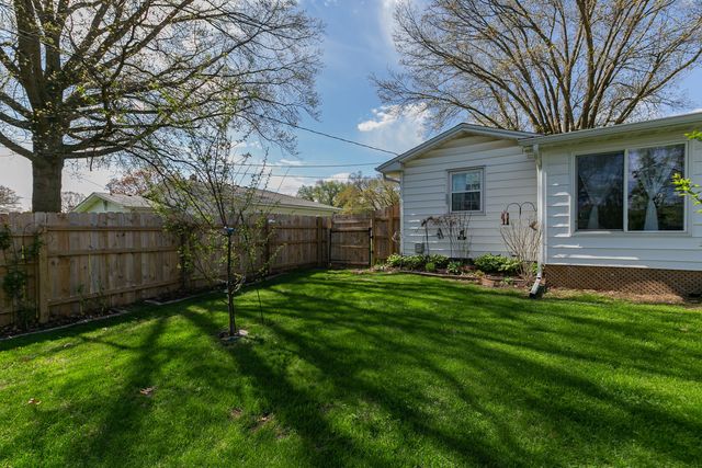 2417 Hickory Grove Road, Davenport, IA 52804