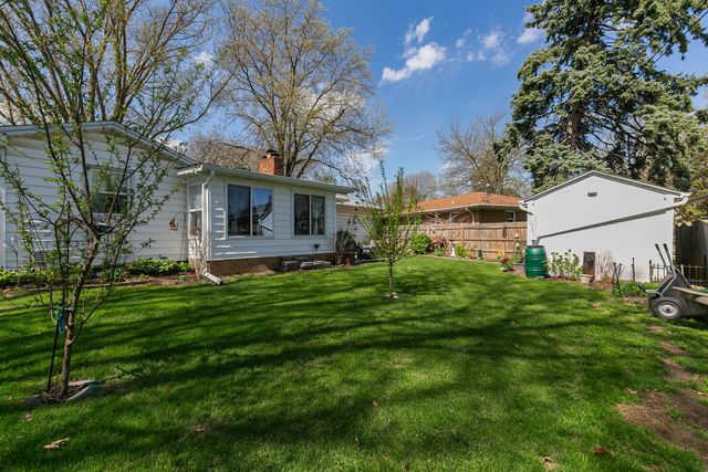 2417 Hickory Grove Road, Davenport, IA 52804