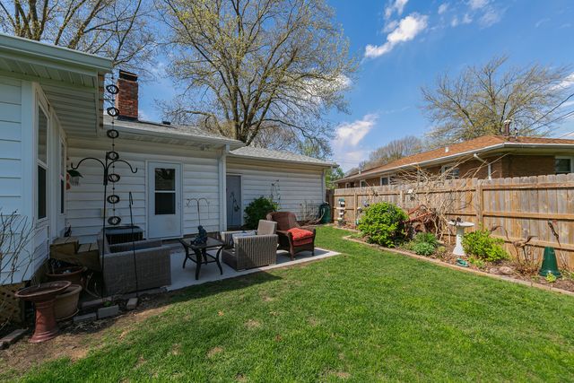 2417 Hickory Grove Road, Davenport, IA 52804