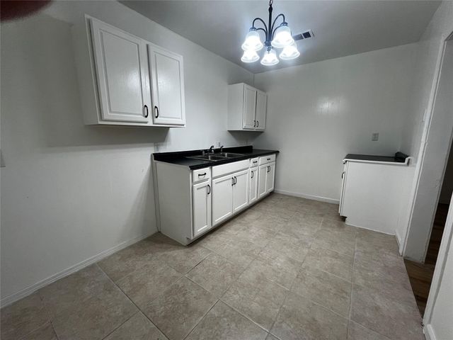 1018 N 2nd Street, Baytown, TX 77520