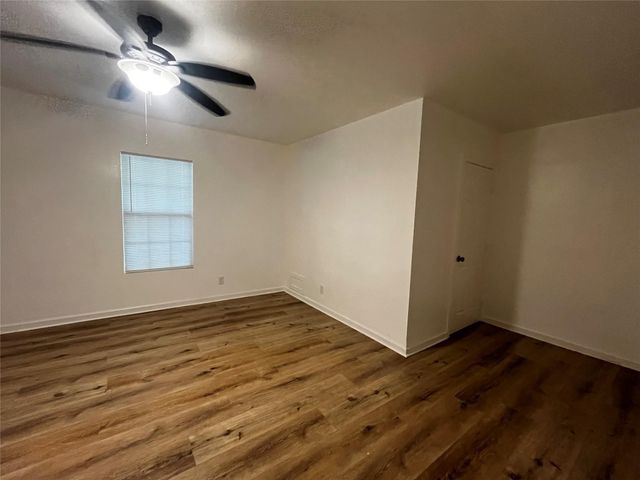 1018 N 2nd Street, Baytown, TX 77520