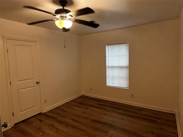 1018 N 2nd Street, Baytown, TX 77520