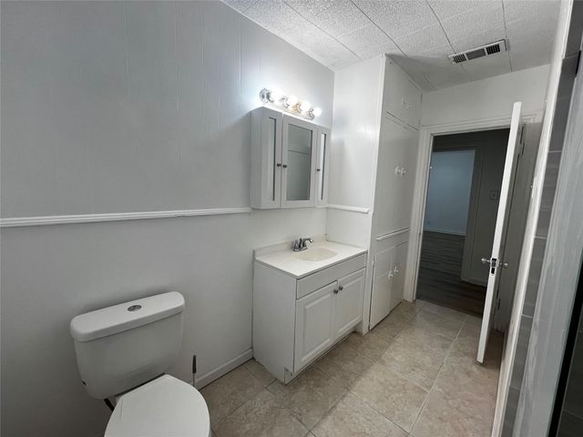 1018 N 2nd Street, Baytown, TX 77520