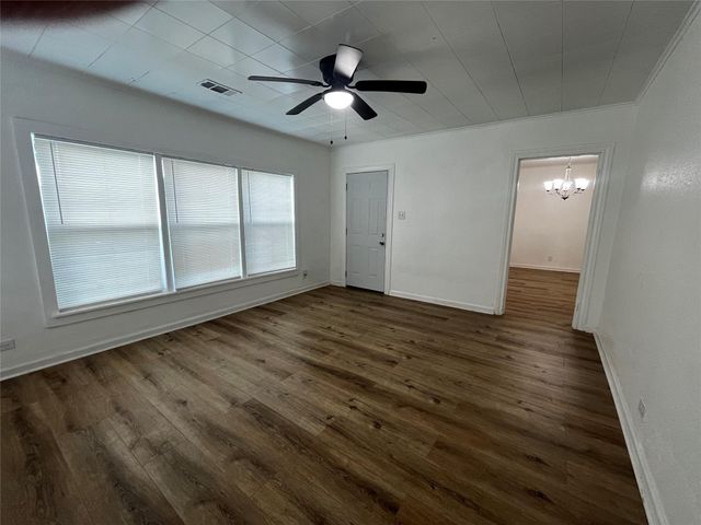 1018 N 2nd Street, Baytown, TX 77520