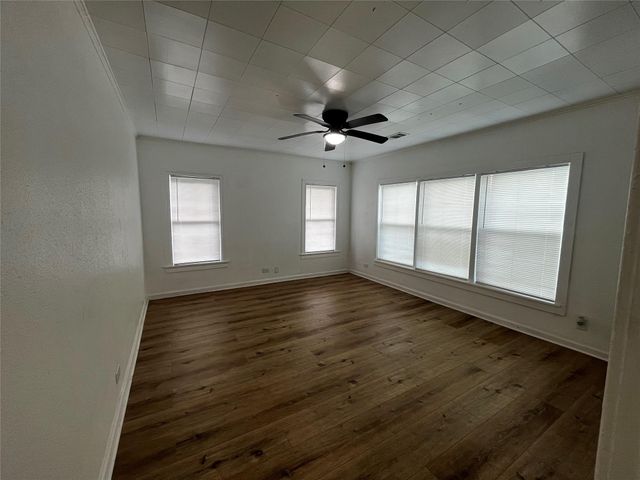 1018 N 2nd Street, Baytown, TX 77520