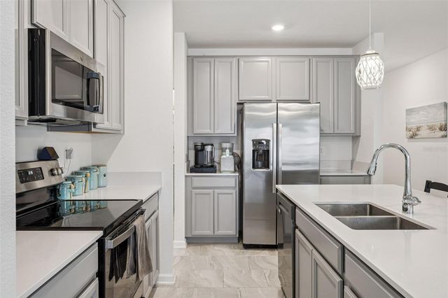 6836 PERCH HAMMOCK LOOP, Groveland, FL 34736