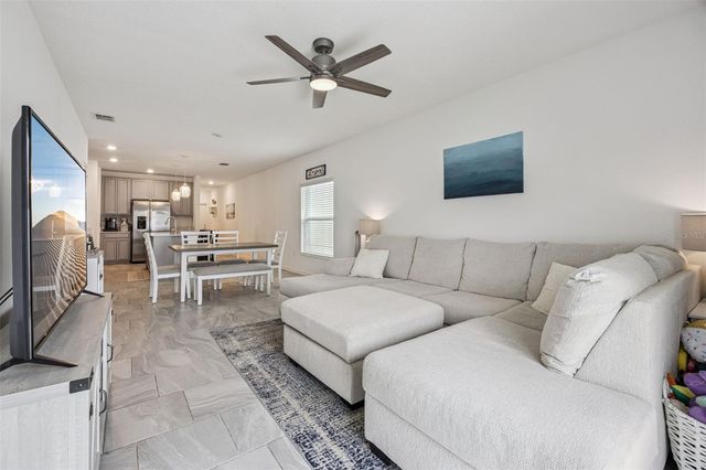 6836 PERCH HAMMOCK LOOP, Groveland, FL 34736