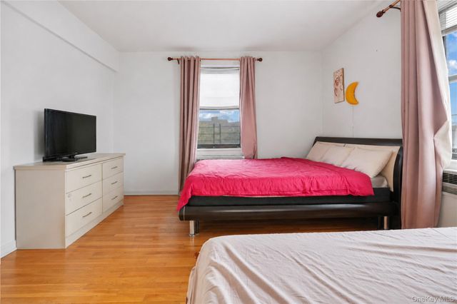 25-40 Union Street 4E, Flushing, NY 11354