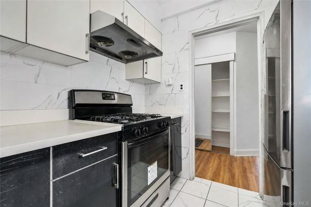 25-40 Union Street 4E, Flushing, NY 11354