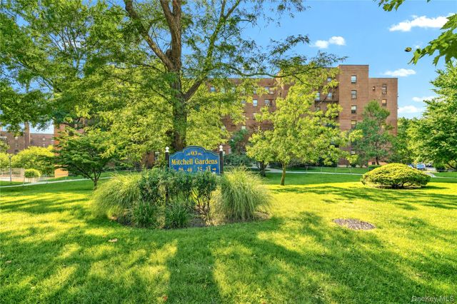 25-40 Union Street 4E, Flushing, NY 11354