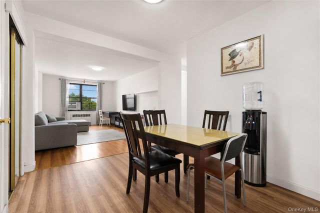 25-40 Union Street 4E, Flushing, NY 11354