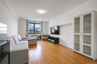 25-40 Union Street 4E, Flushing, NY 11354