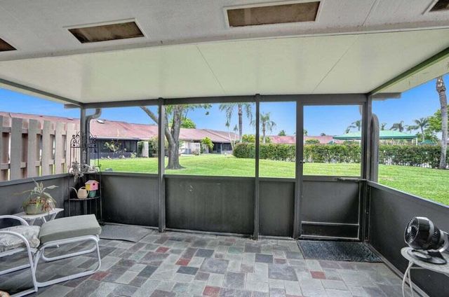 7 Farnworth Drive, Boynton Beach, FL 33426