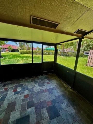 7 Farnworth Drive, Boynton Beach, FL 33426