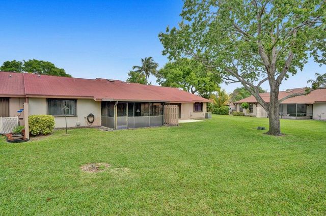 7 Farnworth Drive, Boynton Beach, FL 33426