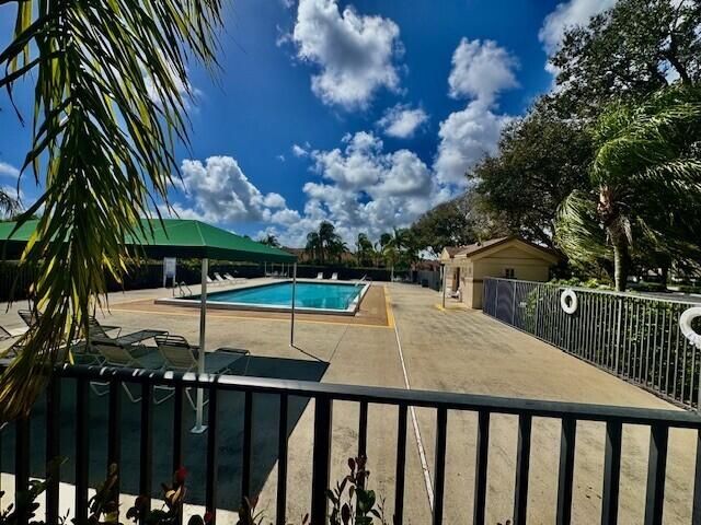 7 Farnworth Drive, Boynton Beach, FL 33426