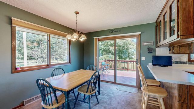 10 Hillcrest Court SW, Pine Island, MN 55963