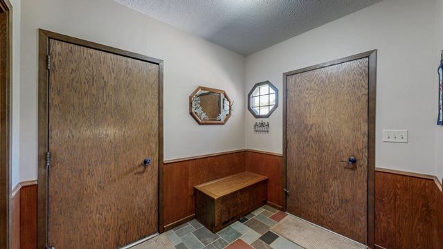 10 Hillcrest Court SW, Pine Island, MN 55963