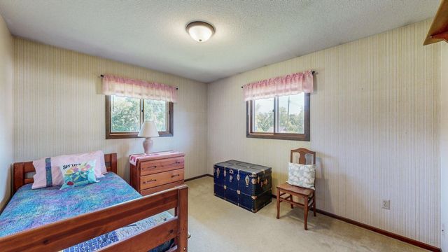 10 Hillcrest Court SW, Pine Island, MN 55963