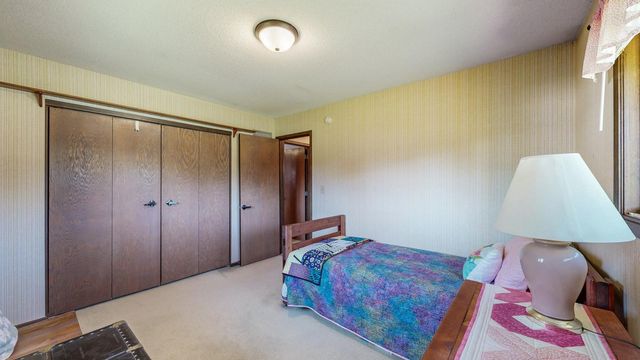 10 Hillcrest Court SW, Pine Island, MN 55963