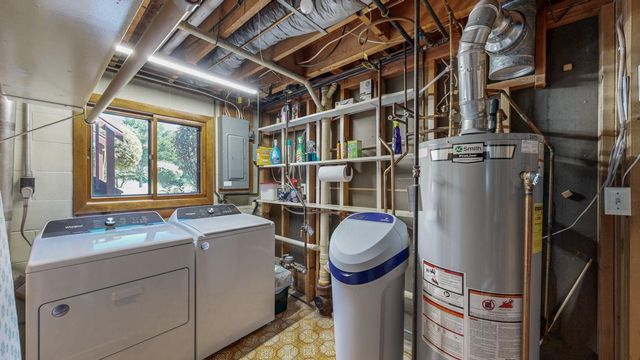 10 Hillcrest Court SW, Pine Island, MN 55963