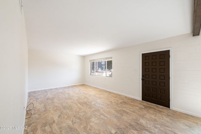 5901 N Oracle Rd Apt 28, Tucson, AZ 85704