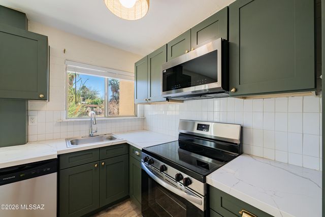 5901 N Oracle Rd Apt 28, Tucson, AZ 85704