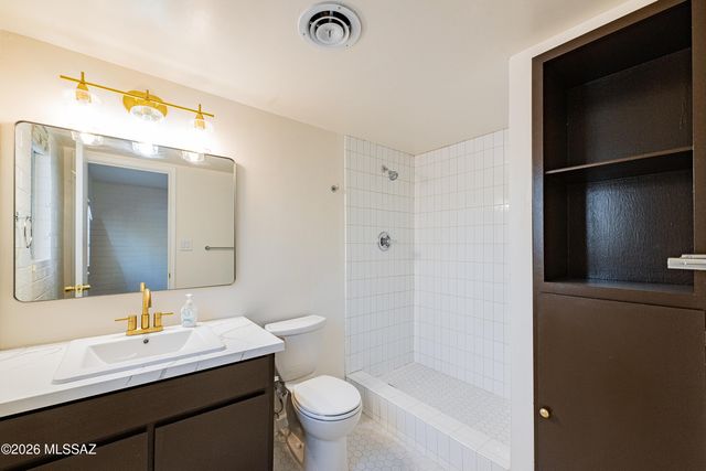 5901 N Oracle Rd Apt 28, Tucson, AZ 85704