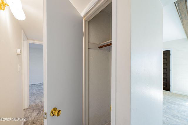 5901 N Oracle Rd Apt 28, Tucson, AZ 85704