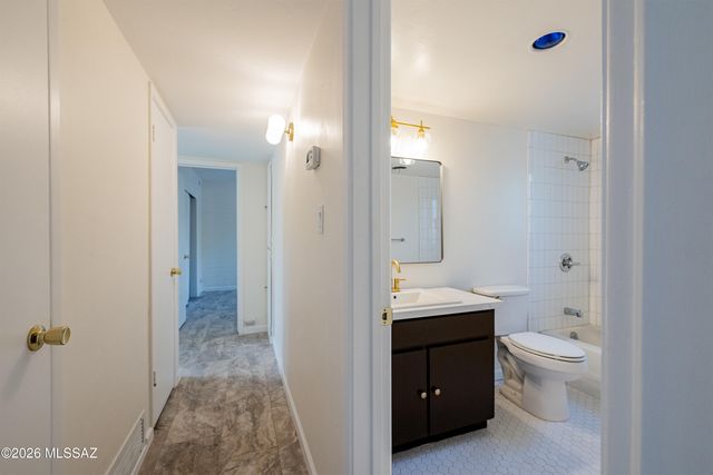 5901 N Oracle Rd Apt 28, Tucson, AZ 85704