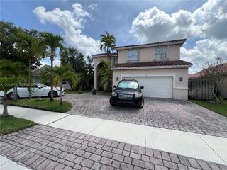 853 SW 191st Ter, Pembroke Pines, FL 33029