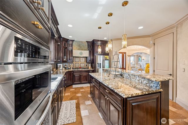 33508 42 Avenue SW, Federal Way, WA 98023