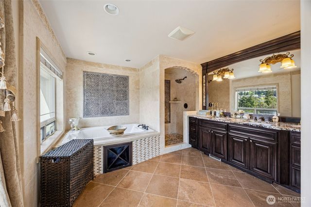 33508 42 Avenue SW, Federal Way, WA 98023