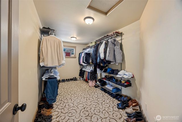 33508 42 Avenue SW, Federal Way, WA 98023
