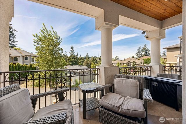 33508 42 Avenue SW, Federal Way, WA 98023