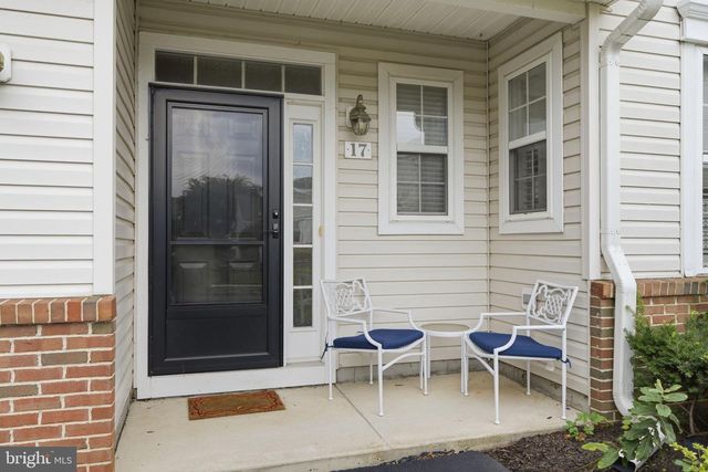 17 LADY SLIPPER LN, Langhorne, PA 19047